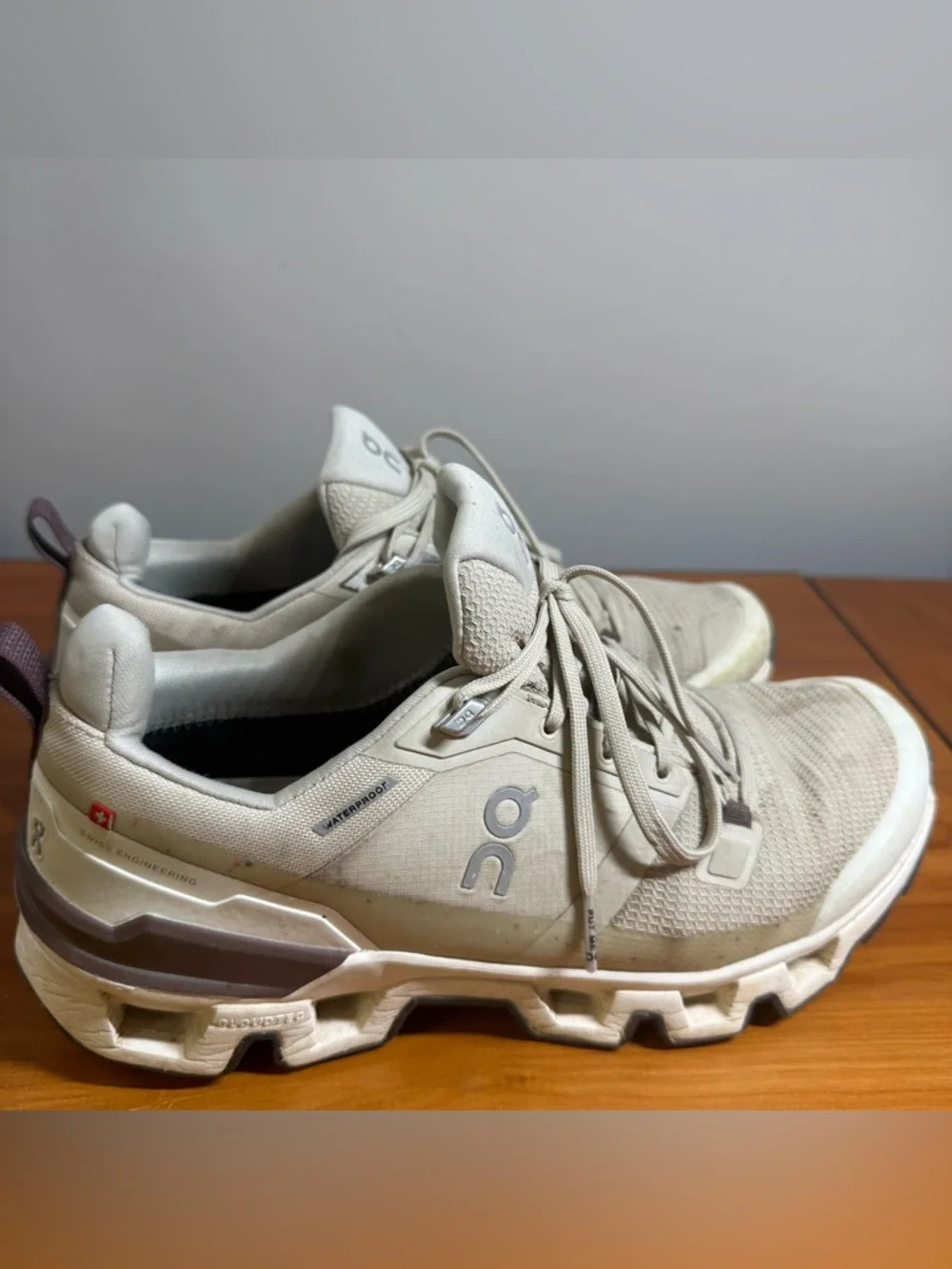 On Running Cloudwander Waterproof Hiking Sneaker Shoe Running Ivory Sand‎ W9.5